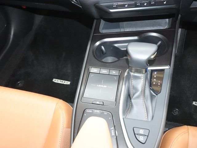 TOYOTA LEXUS UX250H AWD 2021 Image 31