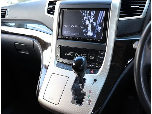 TOYOTA VELLFIRE 2013 Image 31