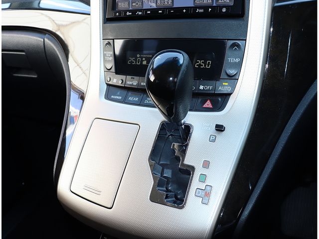 TOYOTA VELLFIRE 2013 Image 31