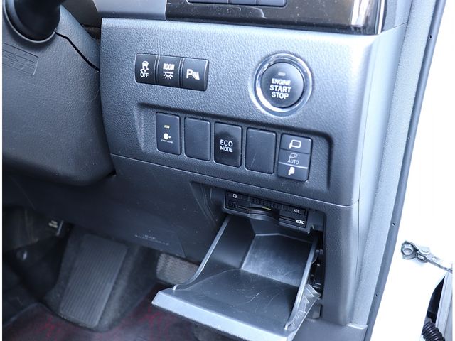 TOYOTA VELLFIRE 2013 Image 31