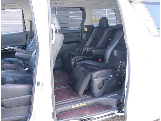 TOYOTA VELLFIRE 2013 Image 31