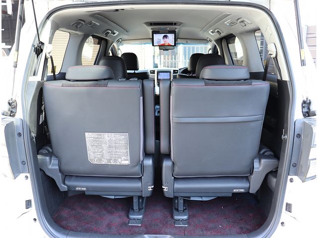 TOYOTA VELLFIRE 2013 Image 31