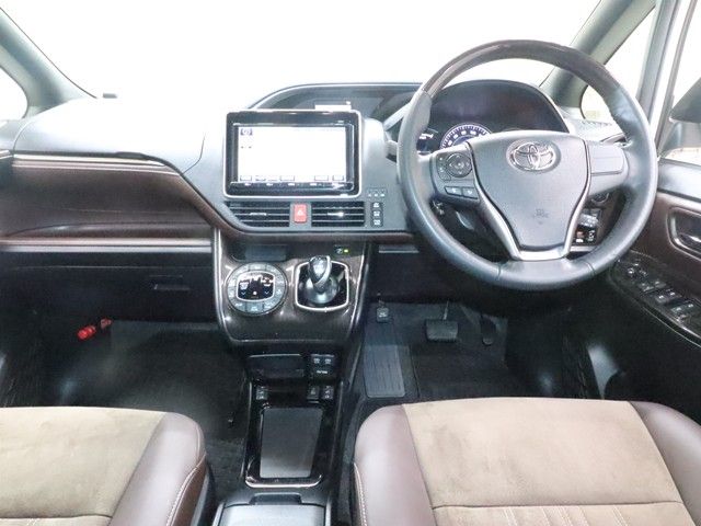 TOYOTA ESQUIRE HYBRID 2017 Image 31