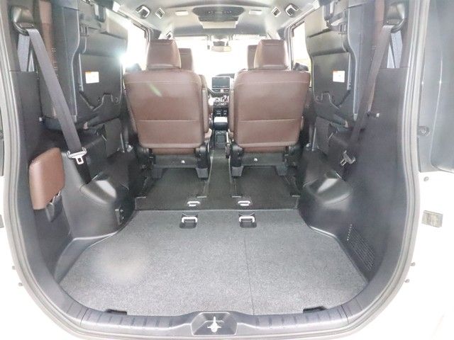 TOYOTA ESQUIRE HYBRID 2017 Image 31