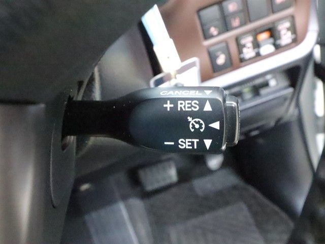 TOYOTA ESQUIRE HYBRID 2017 Image 31