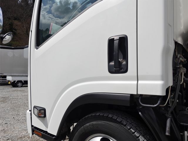 ISUZU ELF 2016 Image 31
