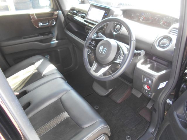 HONDA N BOX CUSTOM 2020 Image 31