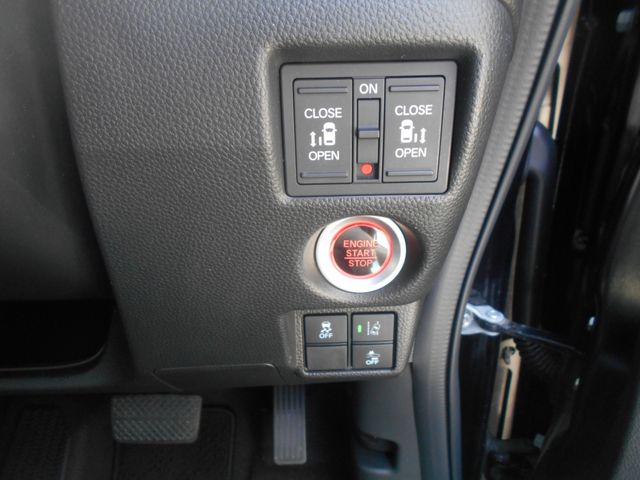 HONDA N BOX CUSTOM 2020 Image 31