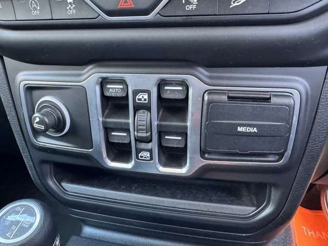 JEEP WRANGLER UNLIMI 2018 Image 31