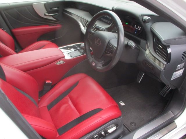 TOYOTA LEXUS LS500H 2019 Image 31
