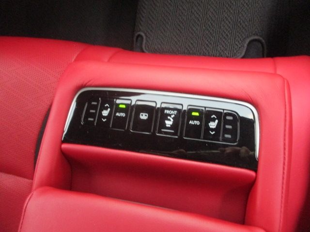 TOYOTA LEXUS LS500H 2019 Image 31