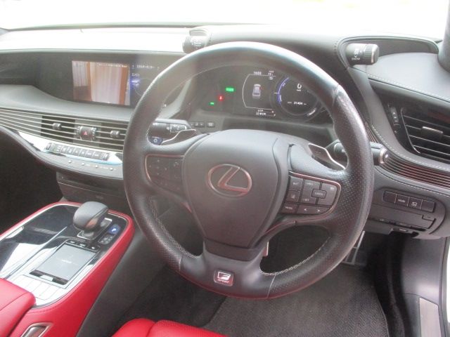 TOYOTA LEXUS LS500H 2019 Image 31