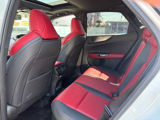 TOYOTA LEXUS NX450H+ AWD 2022 Image 31