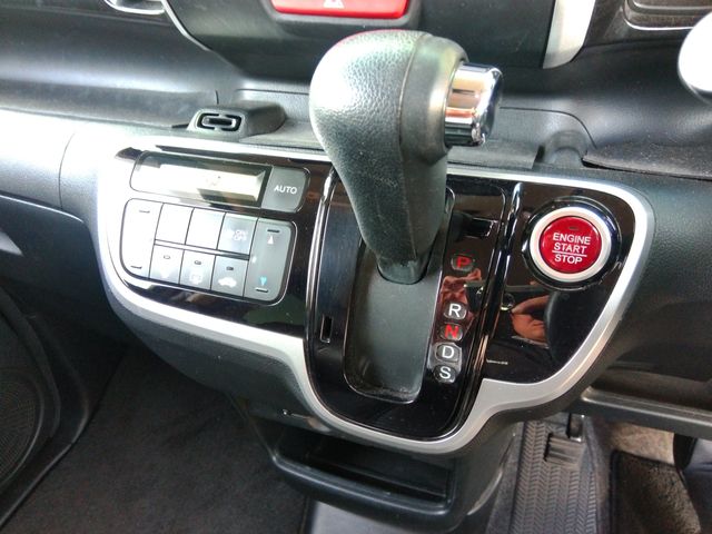 HONDA N BOX CUSTOM 2016 Image 31