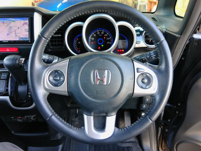 HONDA N BOX CUSTOM 2016 Image 31