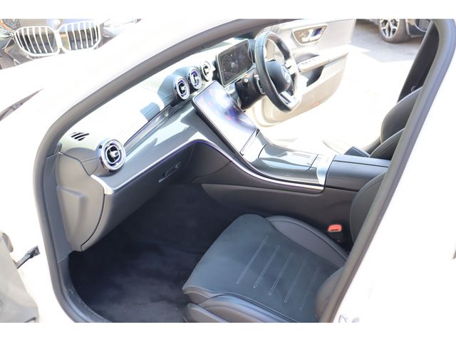 MERCEDES BENZ C CLAS 2023 Image 31