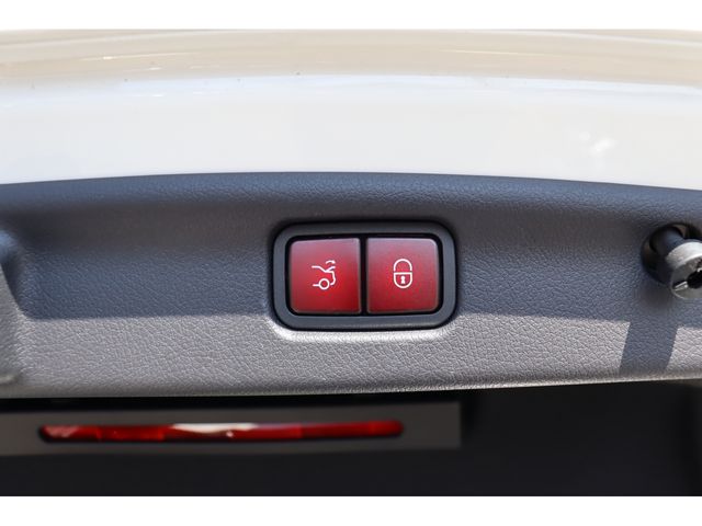 MERCEDES BENZ C CLAS 2023 Image 31