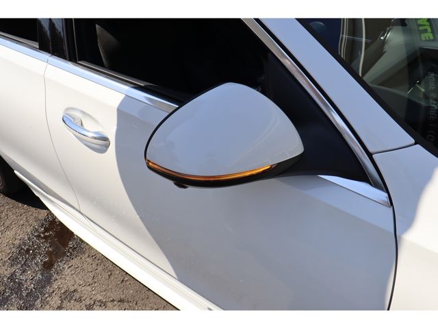 MERCEDES BENZ C CLAS 2023 Image 31