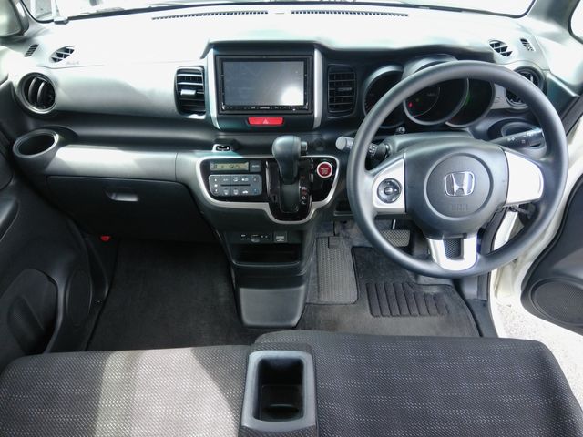 HONDA N BOX 2016 Image 31