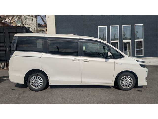 TOYOTA VOXY HYBRID 2014 Image 31