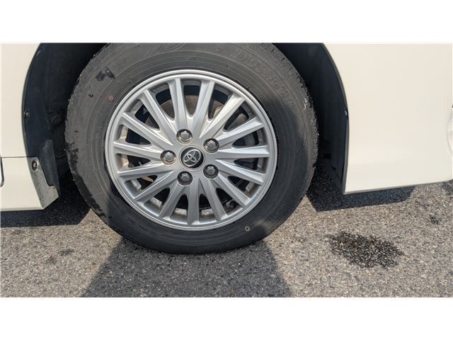 TOYOTA VOXY HYBRID 2014 Image 31