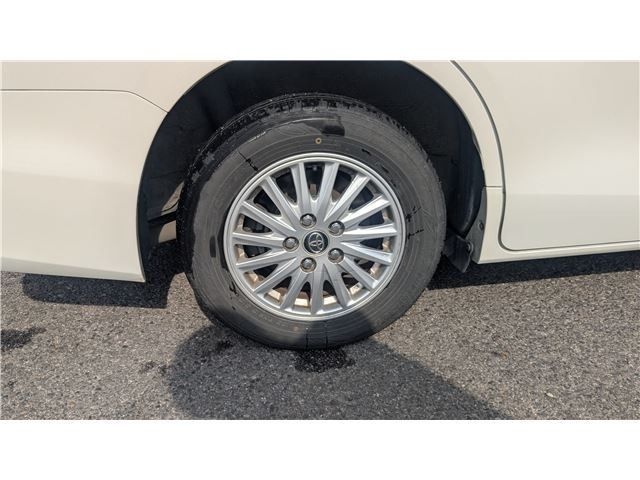 TOYOTA VOXY HYBRID 2014 Image 31