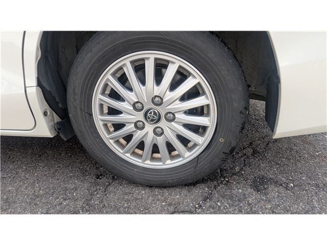 TOYOTA VOXY HYBRID 2014 Image 31