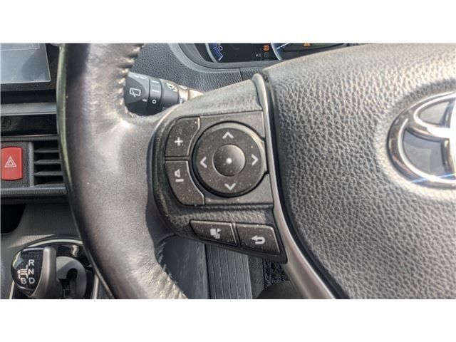 TOYOTA VOXY HYBRID 2014 Image 31