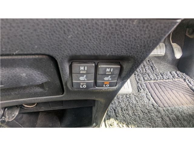 TOYOTA VOXY HYBRID 2014 Image 31