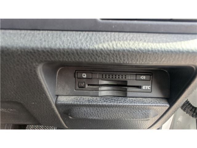 TOYOTA VOXY HYBRID 2014 Image 31