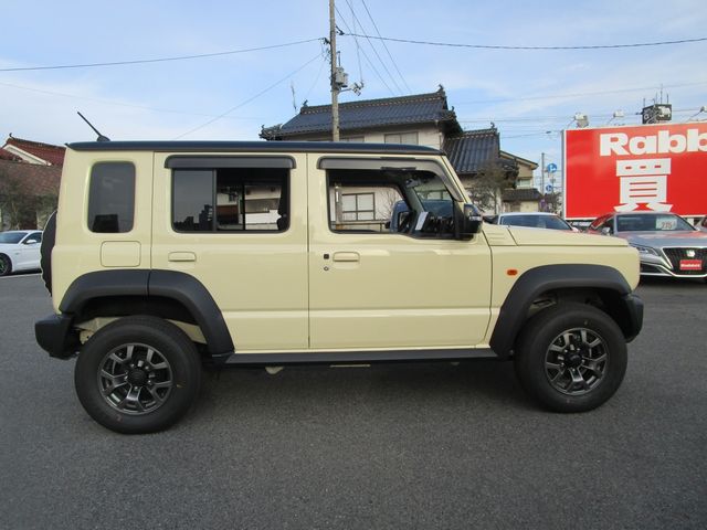 SUZUKI JIMNY NOMADE 2025 Image 31
