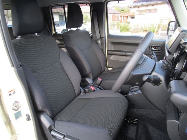 SUZUKI JIMNY NOMADE 2025 Image 31