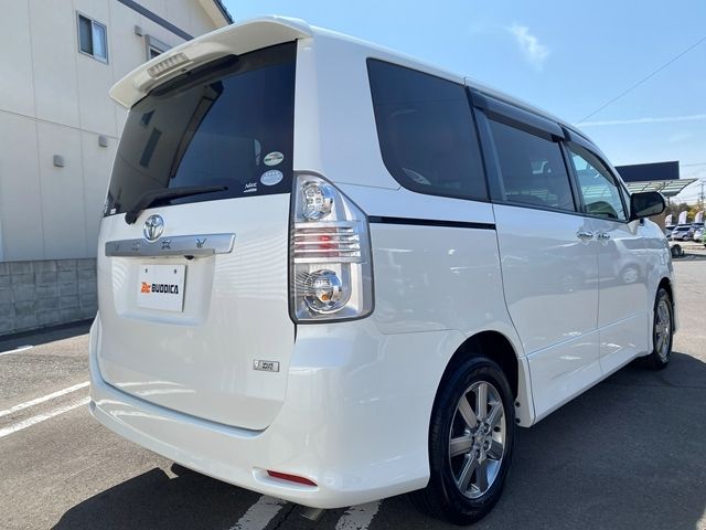 TOYOTA VOXY 2009 Image 31