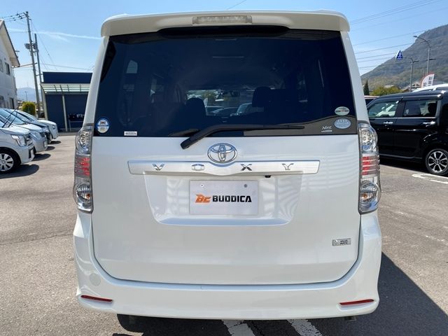 TOYOTA VOXY 2009 Image 31