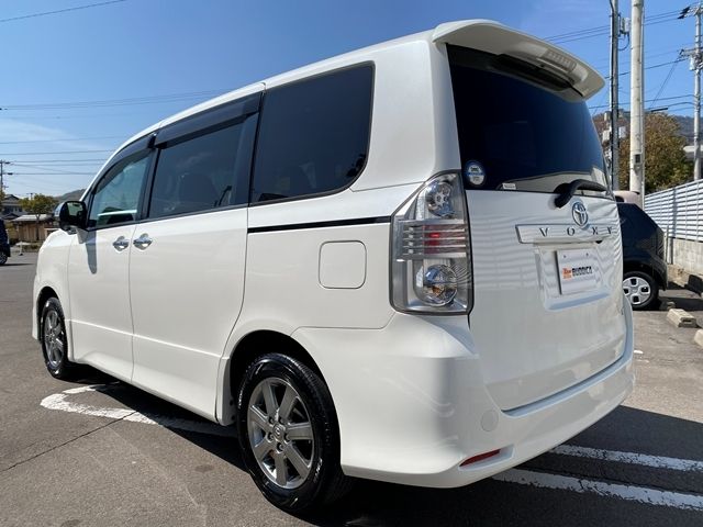 TOYOTA VOXY 2009 Image 31