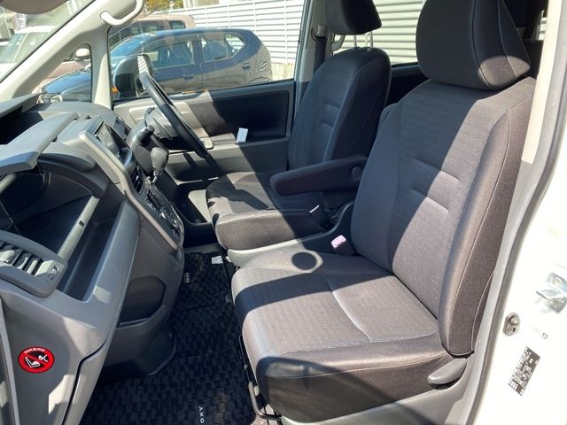 TOYOTA VOXY 2009 Image 31