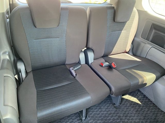 TOYOTA VOXY 2009 Image 31