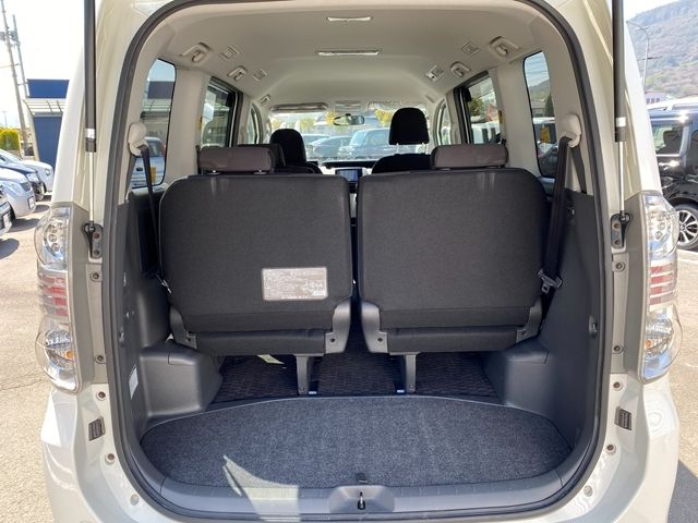 TOYOTA VOXY 2009 Image 31