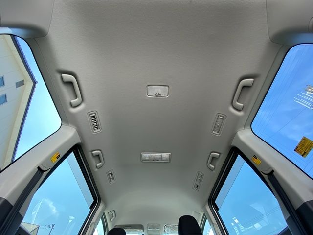 TOYOTA VOXY 2009 Image 31