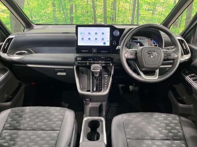 TOYOTA VOXY HYBRID 2023 Image 31