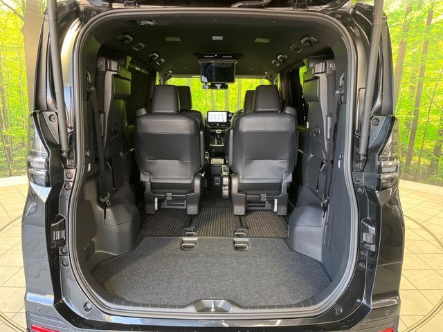 TOYOTA VOXY HYBRID 2023 Image 31