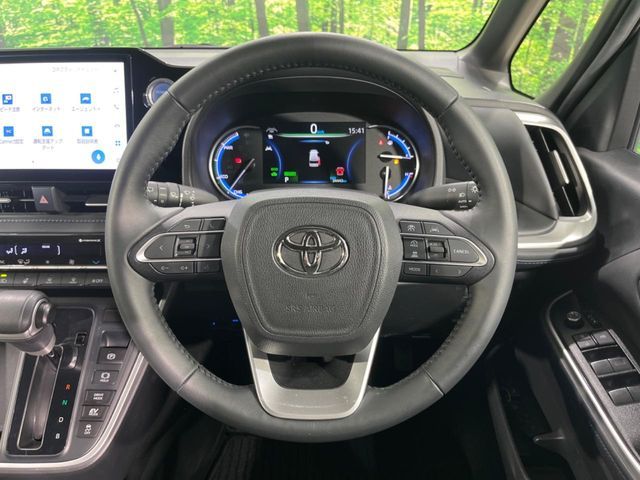 TOYOTA VOXY HYBRID 2023 Image 31