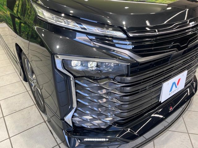 TOYOTA VOXY HYBRID 2023 Image 31