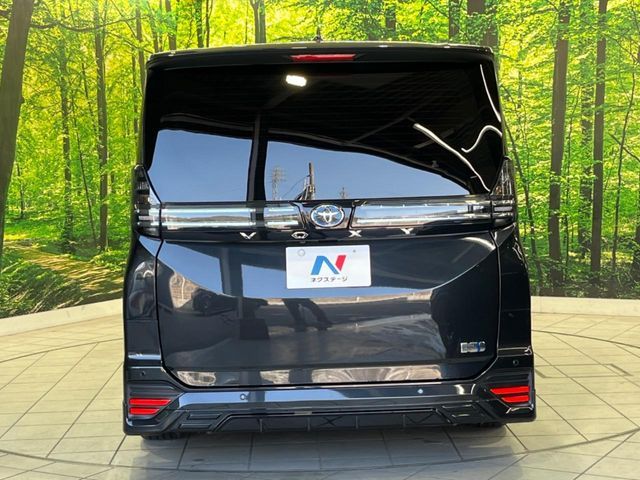 TOYOTA VOXY HYBRID 2023 Image 31