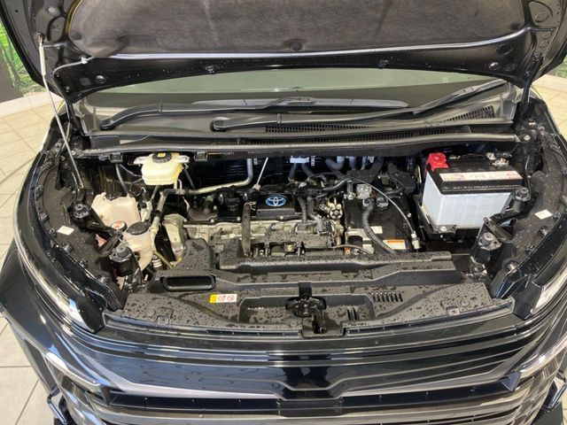 TOYOTA VOXY HYBRID 2023 Image 31