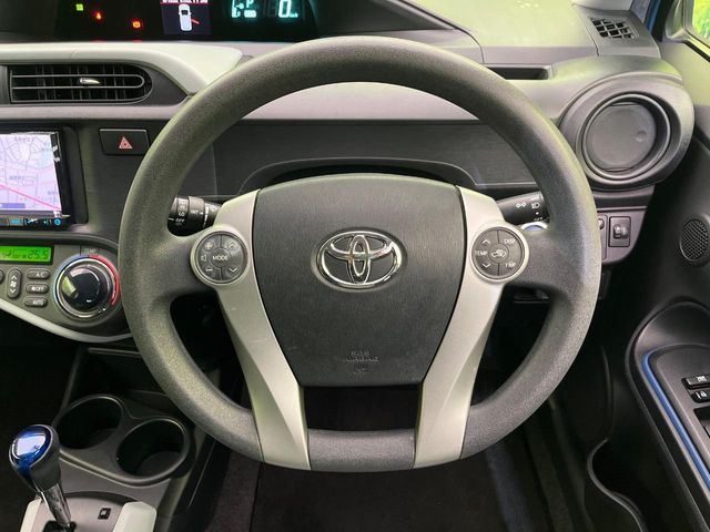 TOYOTA AQUA 2013 Image 31