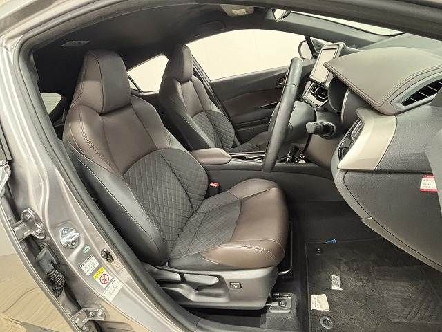 TOYOTA C-HR 2017 Image 31