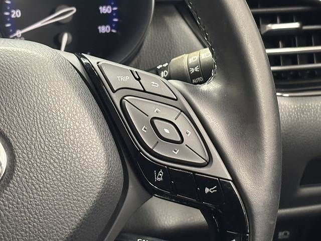 TOYOTA C-HR 2017 Image 31