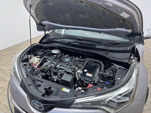 TOYOTA C-HR 2017 Image 31