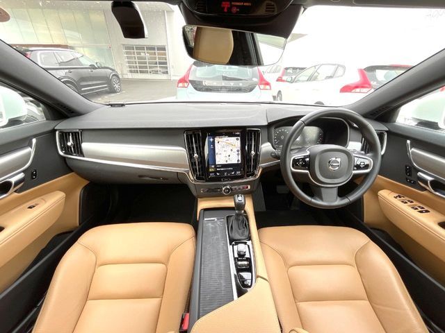 VOLVO V90 2018 Image 31